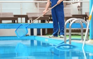 swimming pool clean services